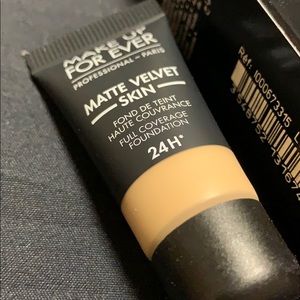 Makeup Forever Makeup - MUFE Matte Velvet Skin 24H Foundation Makeup Forever Makeup - MUFE Matte Velvet Skin 24H Foundation